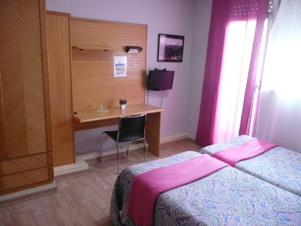 Pension Cinco Villas Λογκρόνο Δωμάτιο φωτογραφία